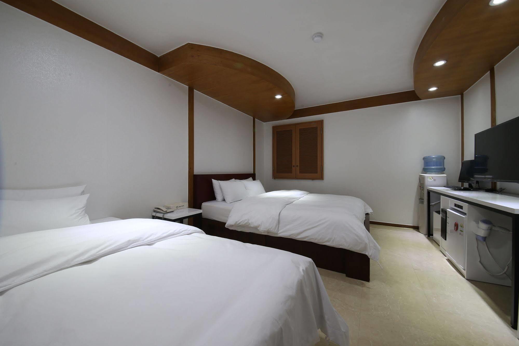 Abata Business Hotel Kōyō Dış mekan fotoğraf